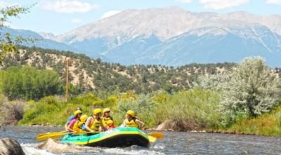 family_float_raft_trip_buena_vista_salida_colorado
