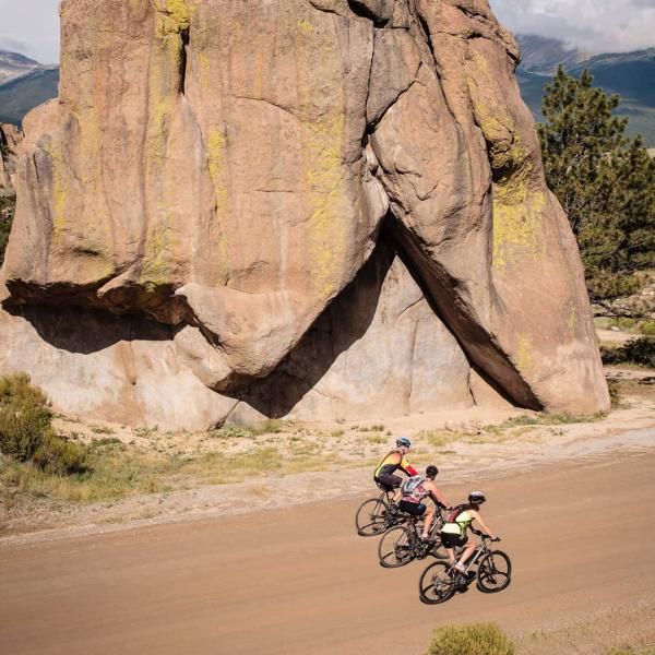 bachelor_bachelorette_08_mountain_biking