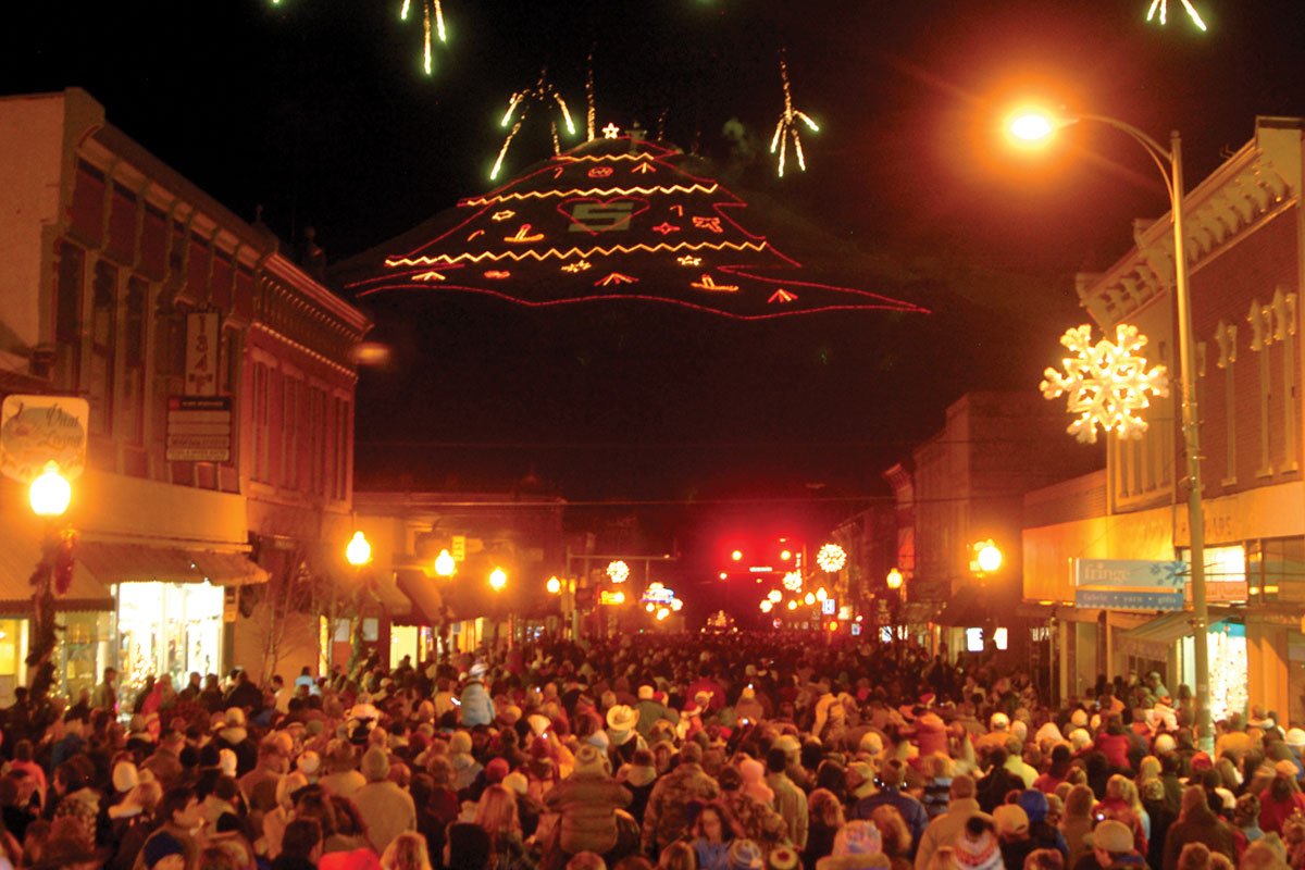 Christmas Mountain Lighting & Parade of Lights